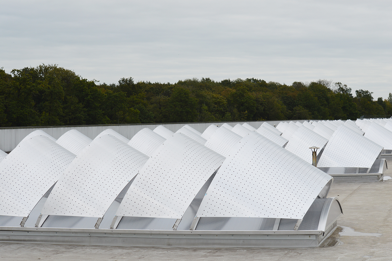 Remplacement voûtes polyester par voûte PCA avec brise-soleil K-LINE Bluetek